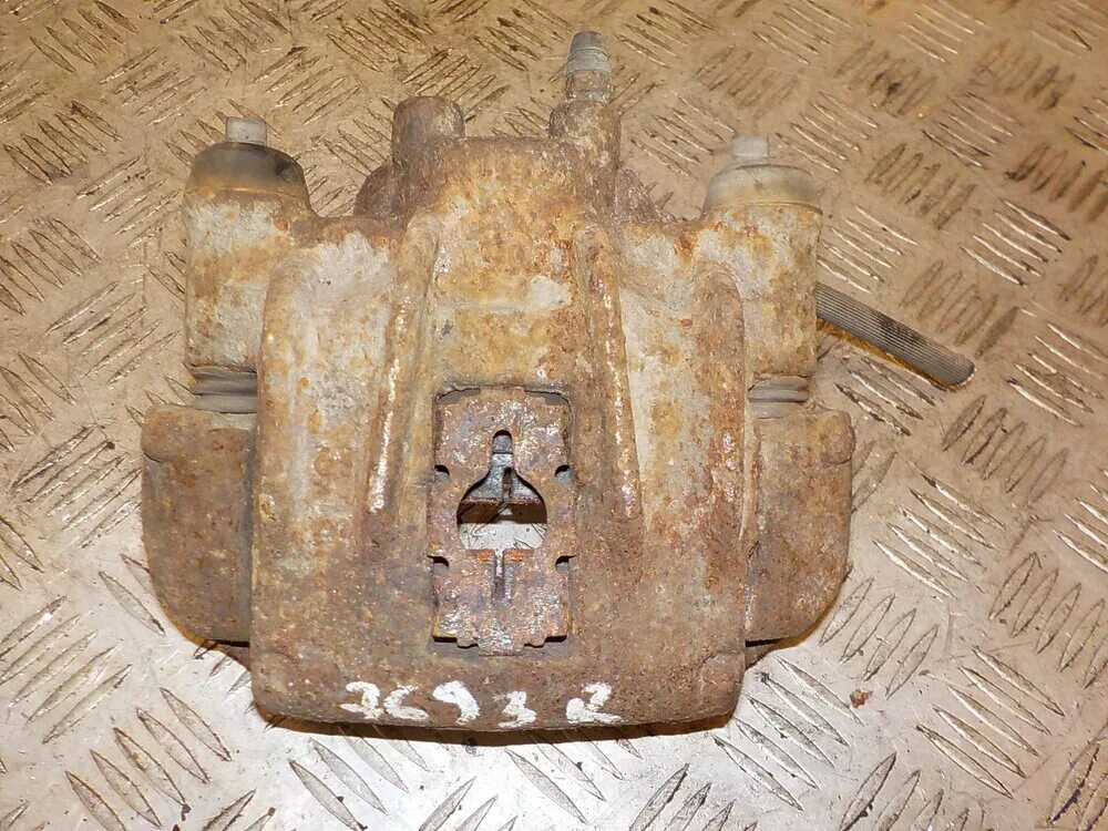 Суппорт тормозной фиат дукато 244. Суппорт на фиат дукато 244. Суппорт тормозной фиат дукато 244. Передний суппорт на фиат дукато 2002. Суппорт передний фиат дукато 244 елабуга 244.