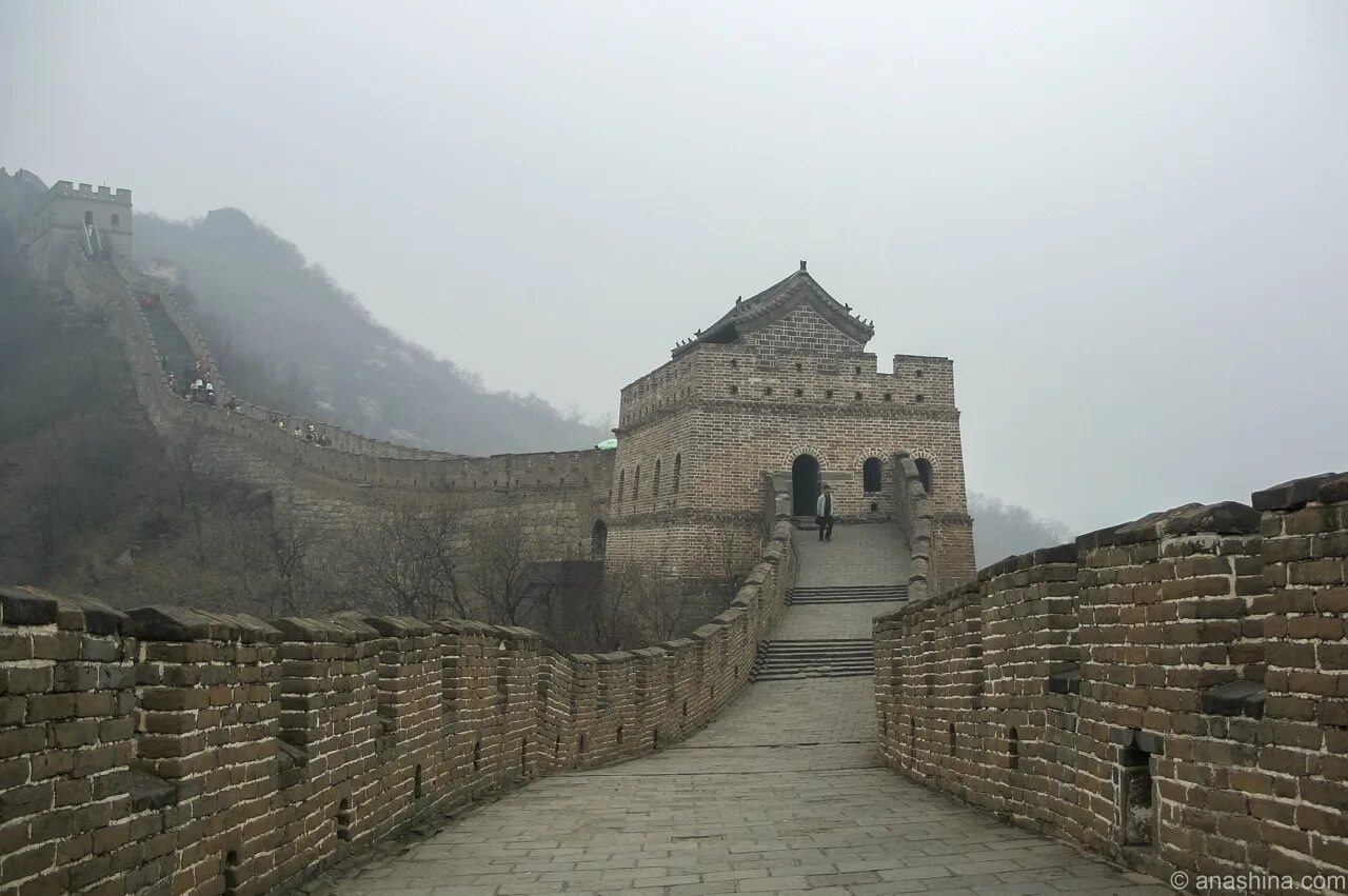 Великая китайская стена защищала местных жителей от