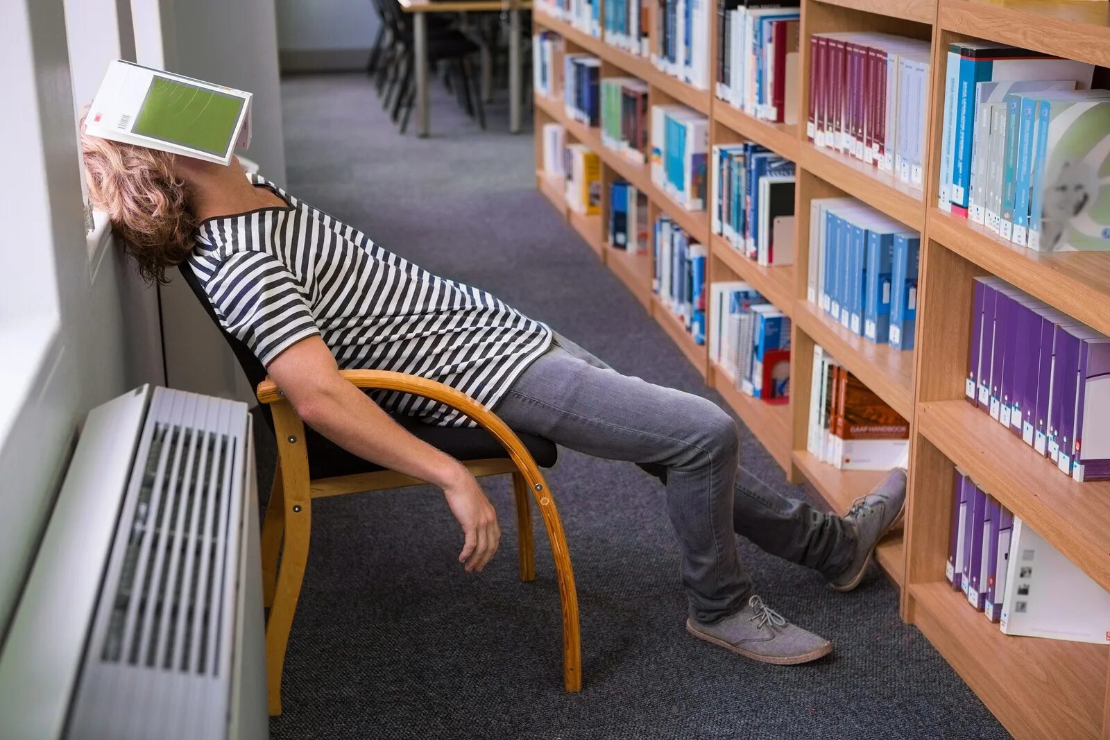 Не торопясь читаю книгу