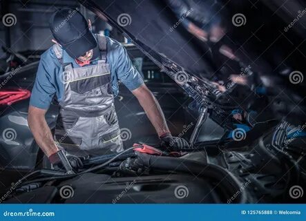 Механик в масле