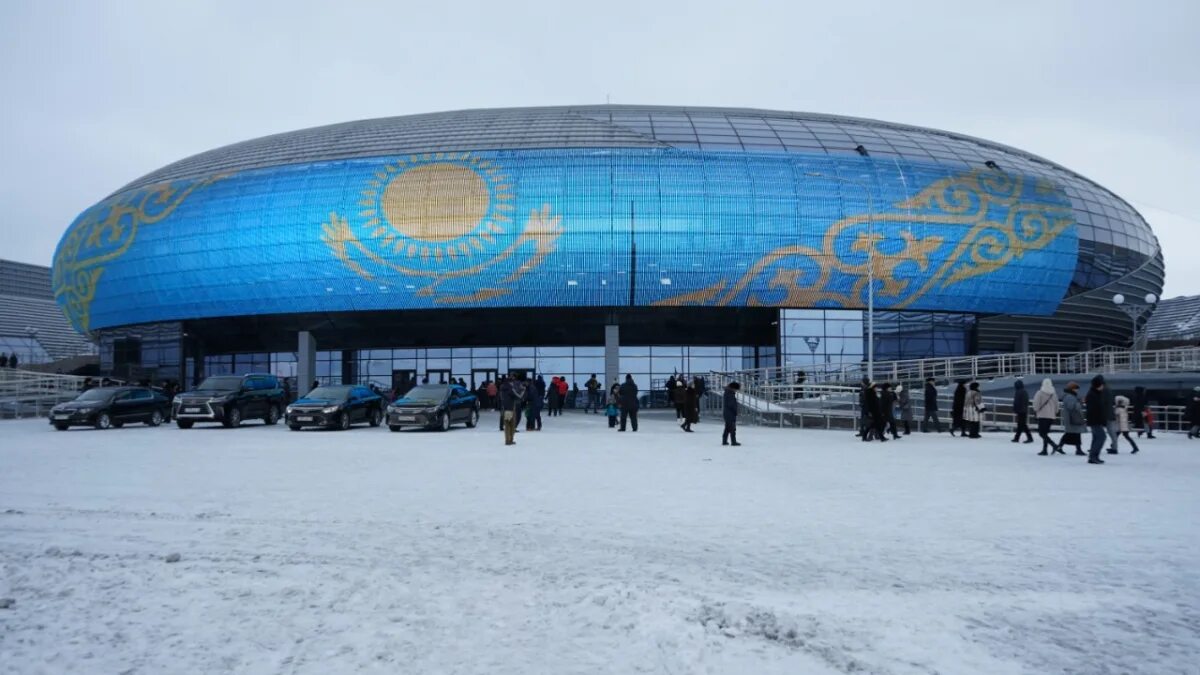 Новый стадион семей. Абай Арена в Семее. Семипалатинск Абай Арена. Спорткомплекс «Абай Арена». Абай Арена семей бассейн.