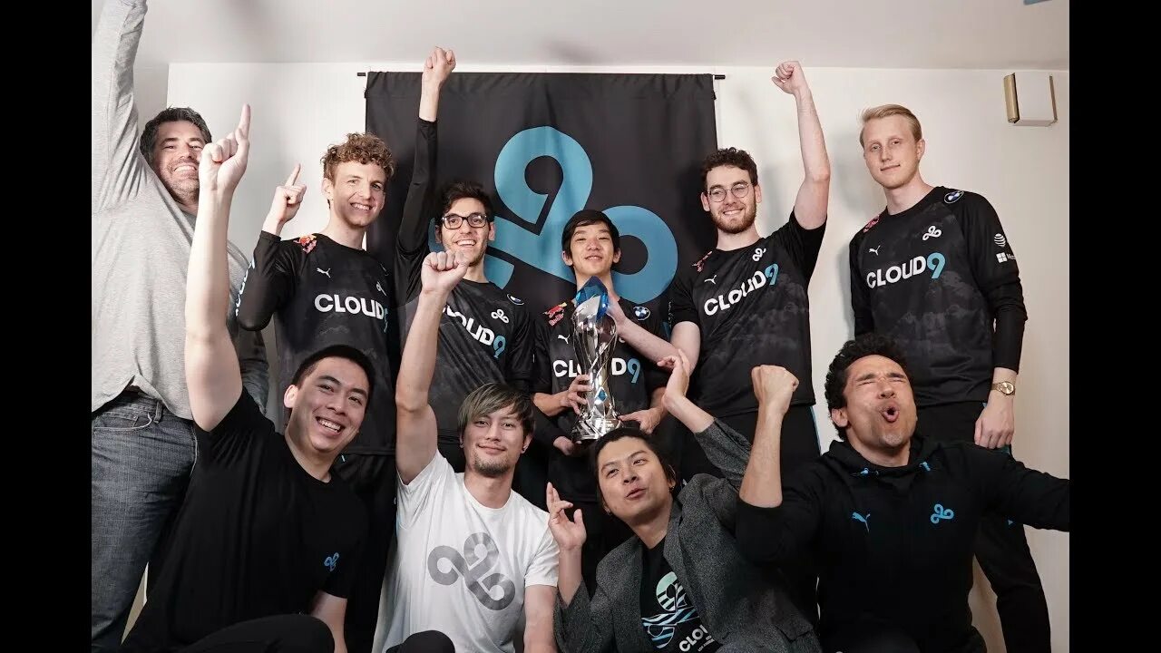 Cloud9 fnatic прогноз. Cloud9 поднимают кубок. g2 и cloud9 одержали победы iem road to rio europe rmr a.