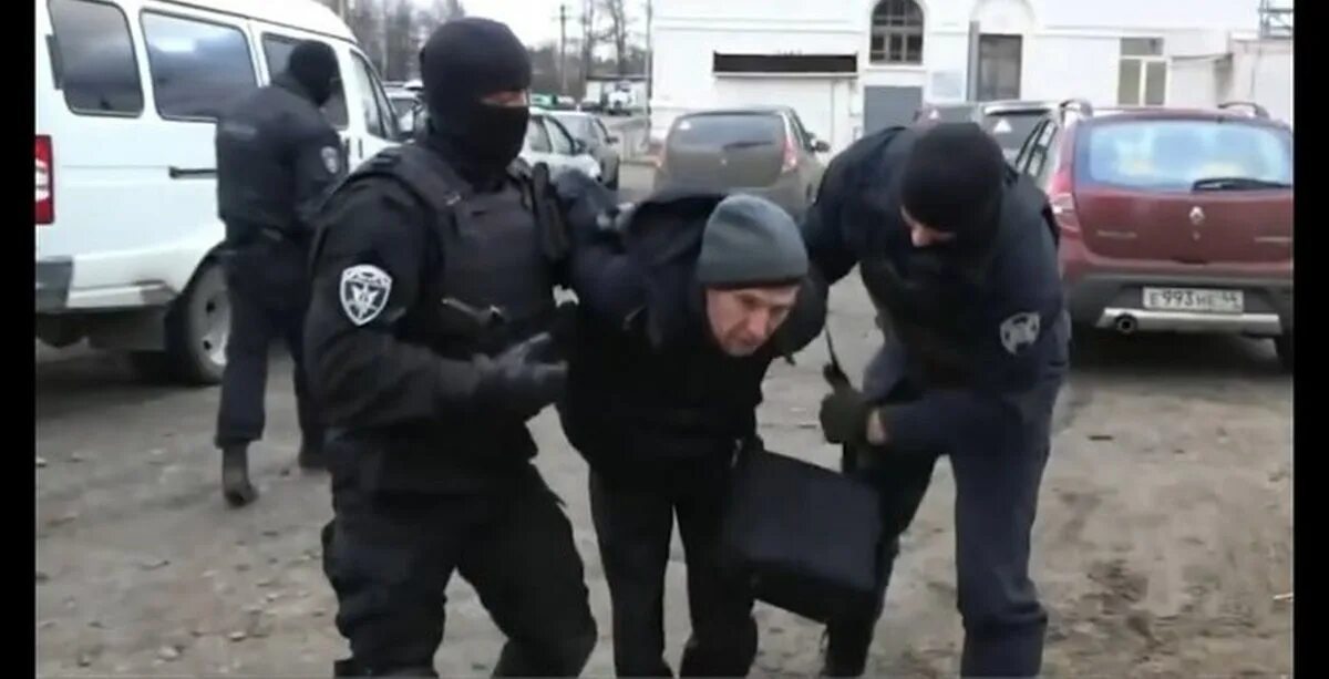 Задержание оперативная съемка. Оперативная съемка задержания собром. Собр обыск. Задержание оперативная съемка. Оперативная съемка мвд.