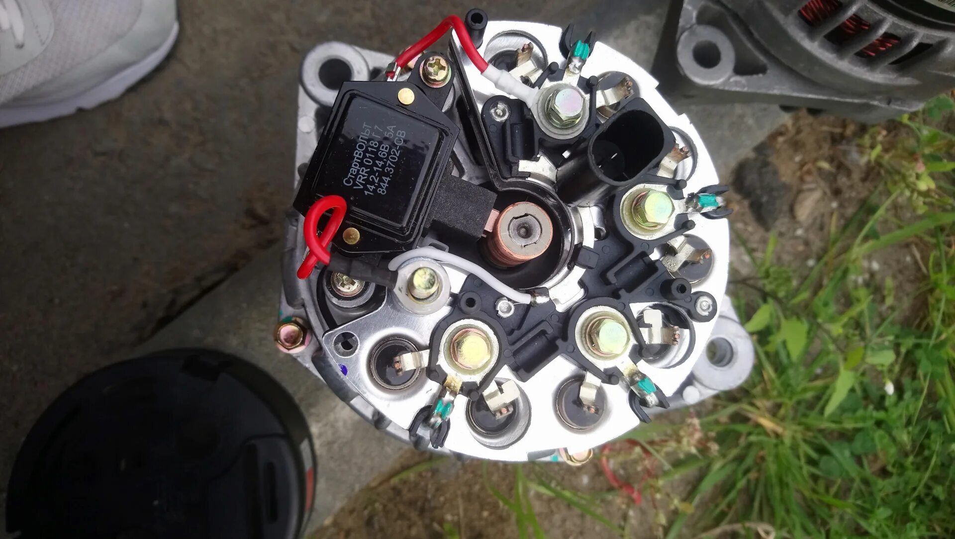 Схема расключения автомобильного генератора. Схема подключения реле регулятор напряжения к генератору ваз. Реле контрольной лампы заряда акб ваз 2106. Реле регулятор зарядки уаз. Генератор без регулятора.