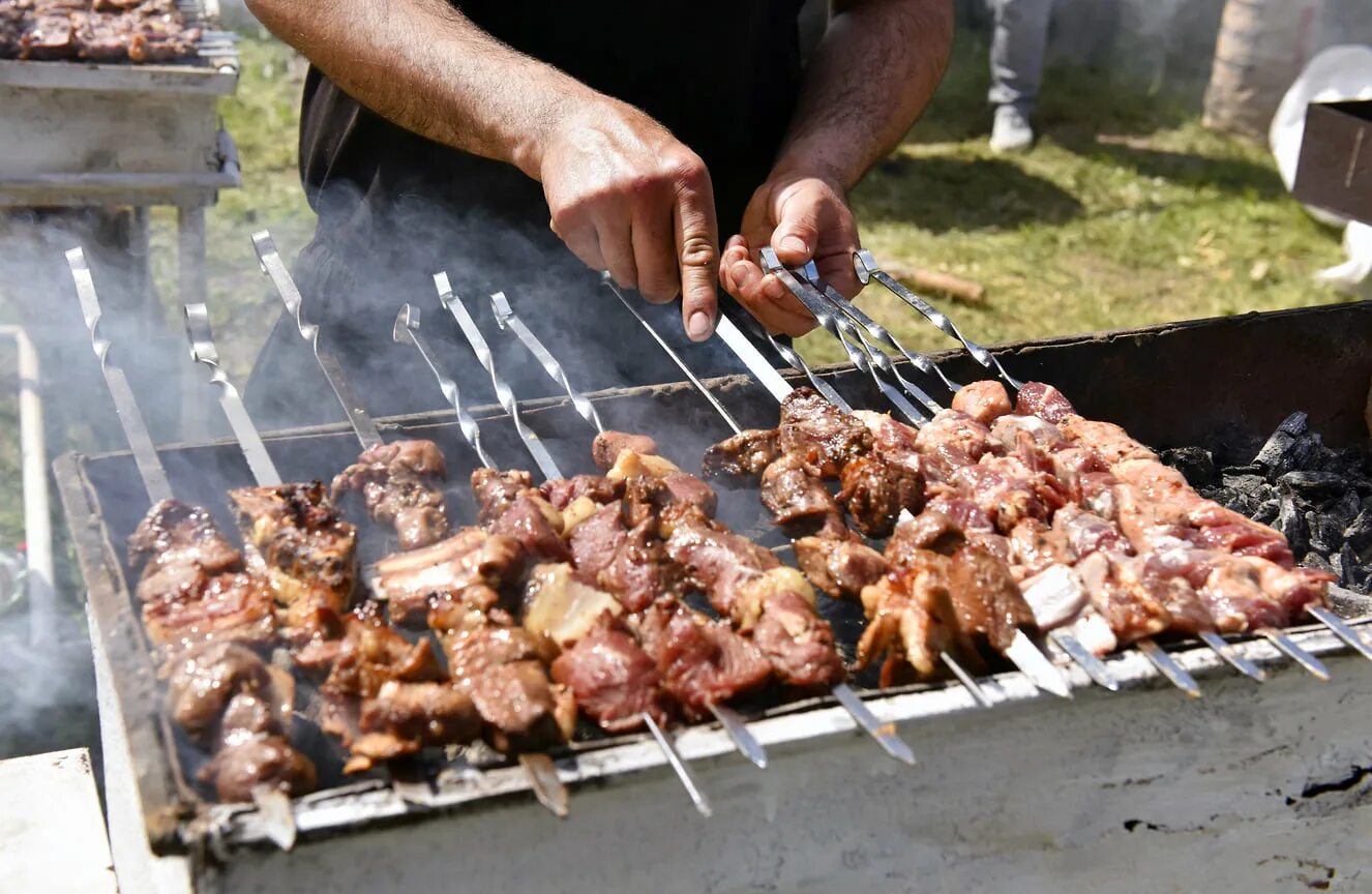 Мясников шашлык. Шашлык. Майские шашлыки. Майские праздники шашлыки. Шашлык фото.