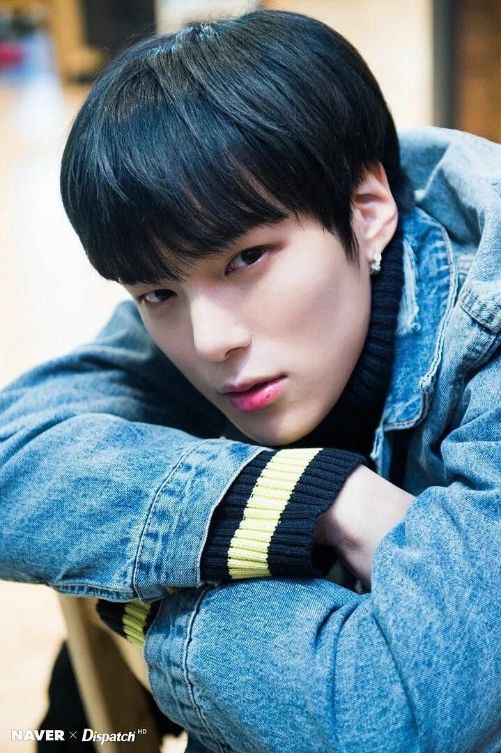 Минхек из monsta x. Минхек. Ли мин хёк monsta x. Минхёк monsta x. Ли минхек monsta.