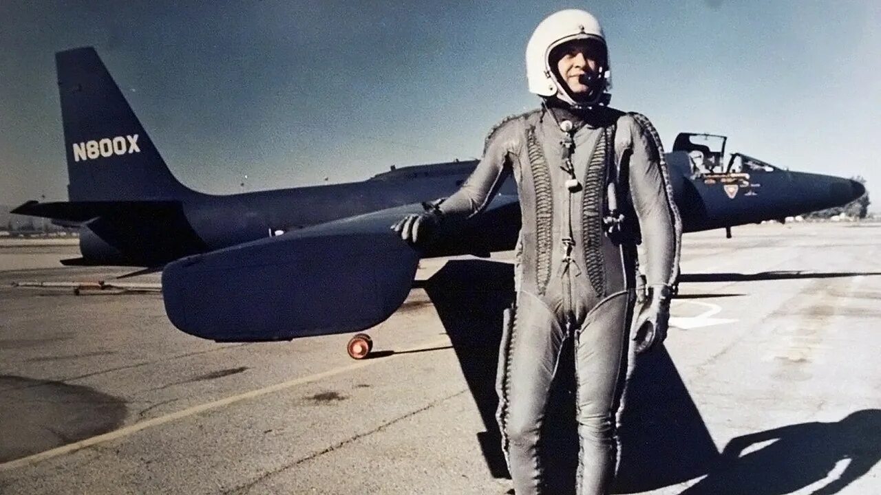 Полеты 1 мая. Фрэнсис Гэри Пауэрс. U-2 самолет разведчик. Фрэнсис Пауэрс летчик.