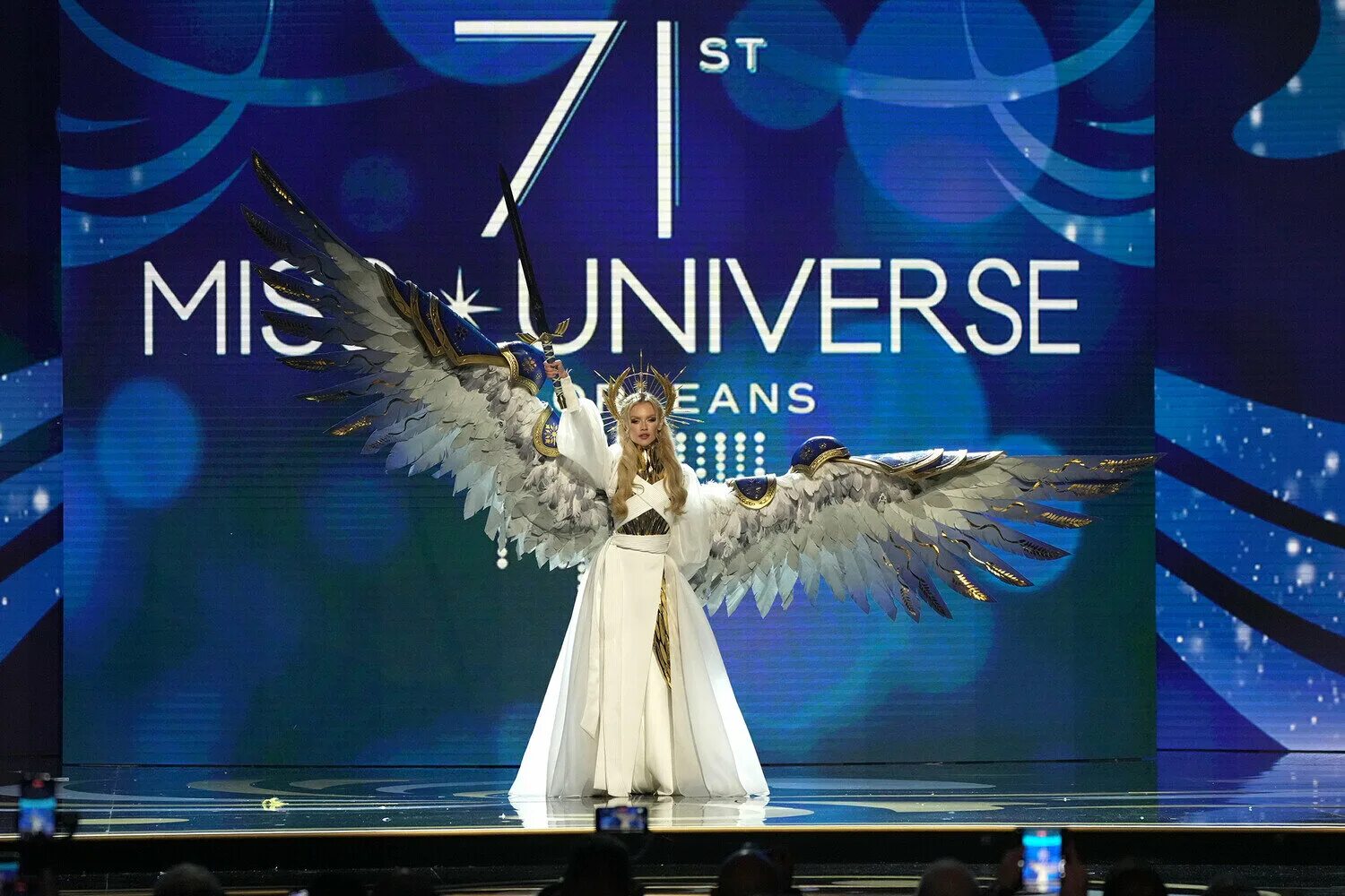 Miss the light. Мисс Вселенная 2022 Украина. Мисс Вселенная Украина костюм. Мисс Вселенная 2023 участницы Украина.