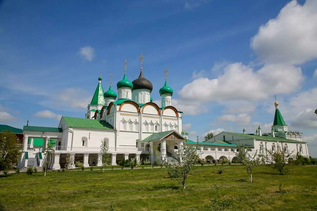 Монастыри нижнего новгорода действующие. Нижегородский вознесенский печерский мужской монастырь. Вознесенский печерский нижний новгород. Вознесенский монастырь нижний новгород. Печерский монастырь нижний новгород.