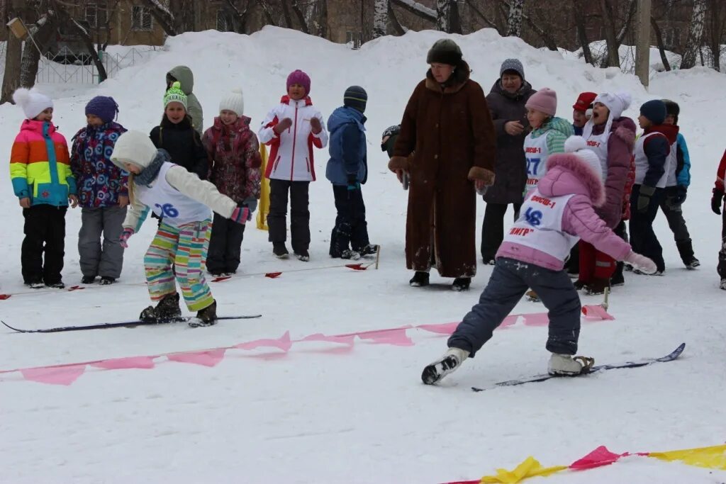 зимние соревнования для детей. зимние эстафеты на улице. спортивные соревнования для детей. эстафета зимних игр. эстафета зимних игр.