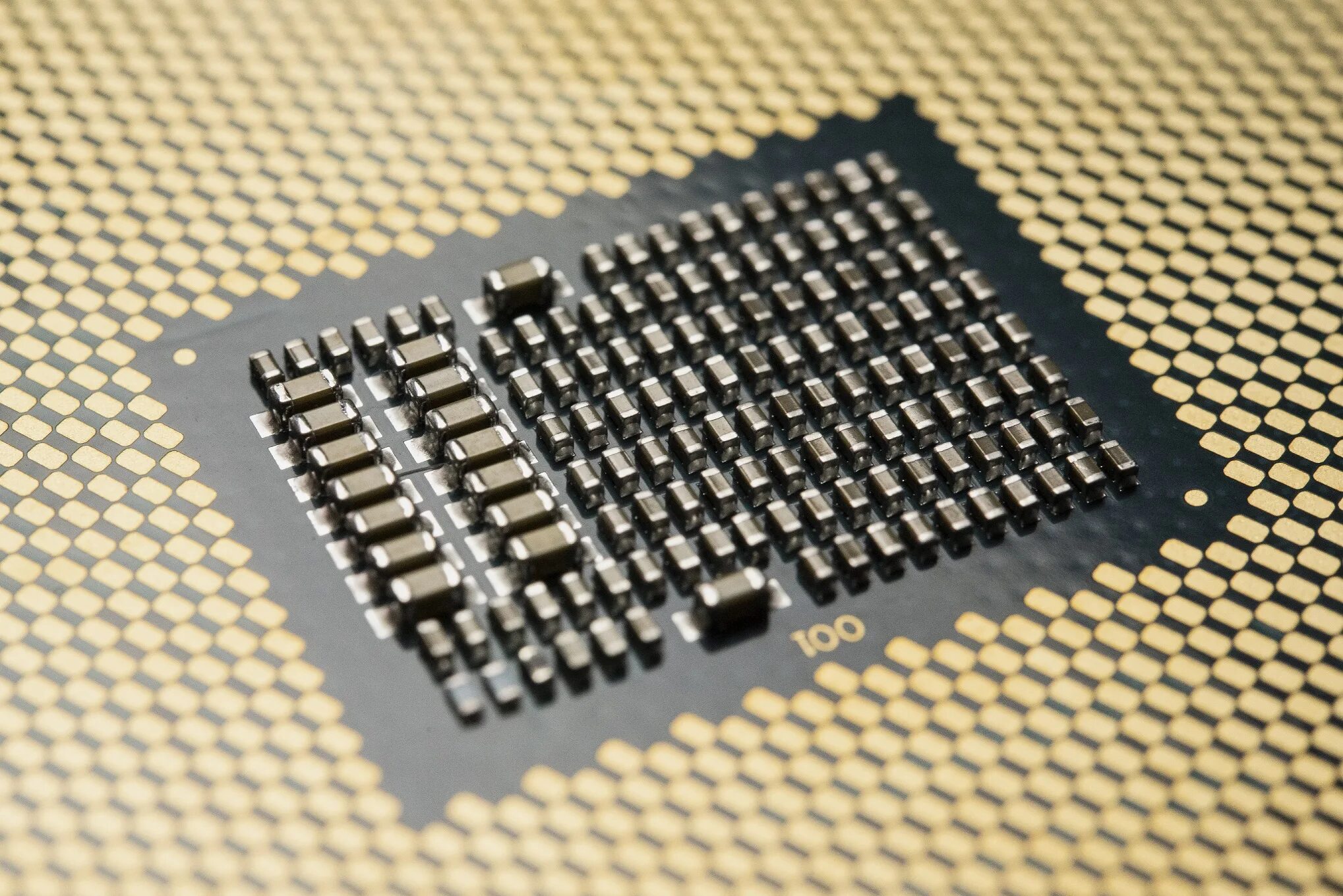 Процессоры сколько нанометров. Intel xeon w-3175x. lga 3647 процессоры. i7 9800x. процессор ксеон.
