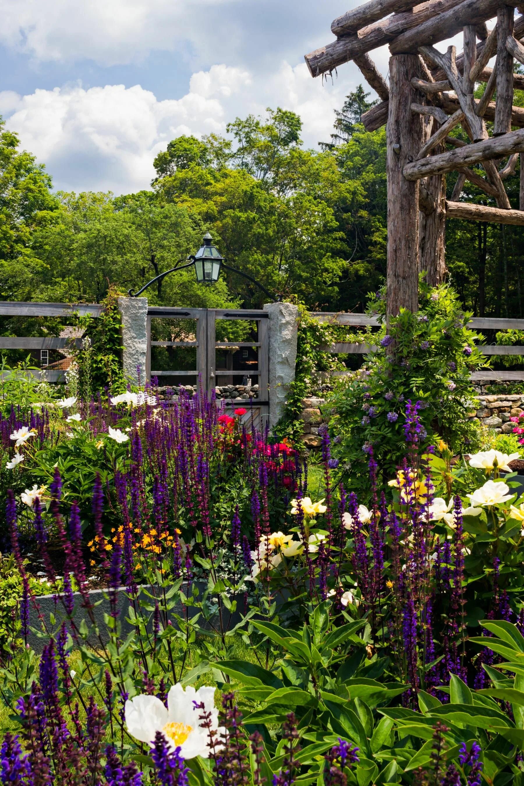 Огородики и палисадники в стиле кантри. Country garden s. Французские сады огороды. Солнечный дворик фото. Country garden s.