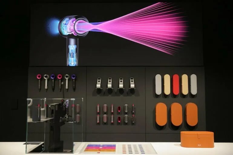 Дайсон стайлер. Дайсон Брендинг. Дайсон эирвэйп. Dyson Store.