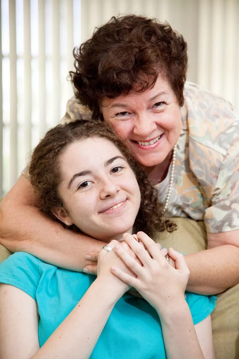 Женщина рассказывает. Тетю маму читать. Рассказы о мальчиках и девочках. Родители и дети. Тетенька мама с ребёнком.