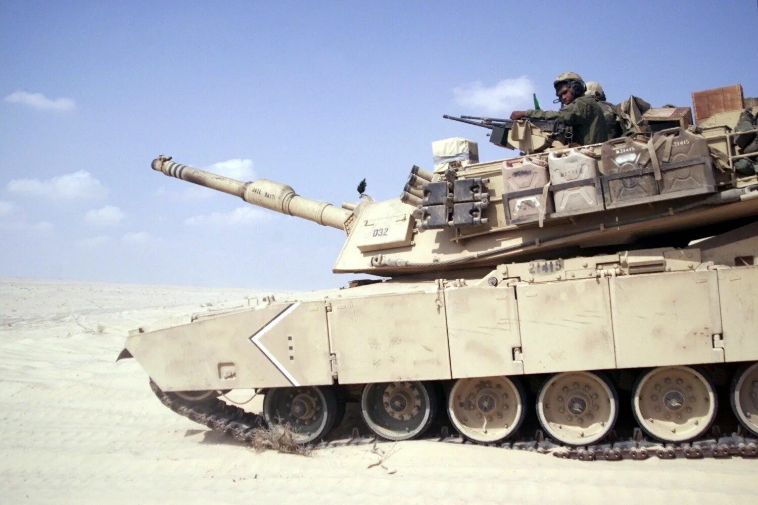 Танк м1а1 абрамс. Танк м1а2 abrams. танк abrams m1a2. танк м1а1&quot;абрамс&quot;в ираке. м1а1 абрамс с тралом.