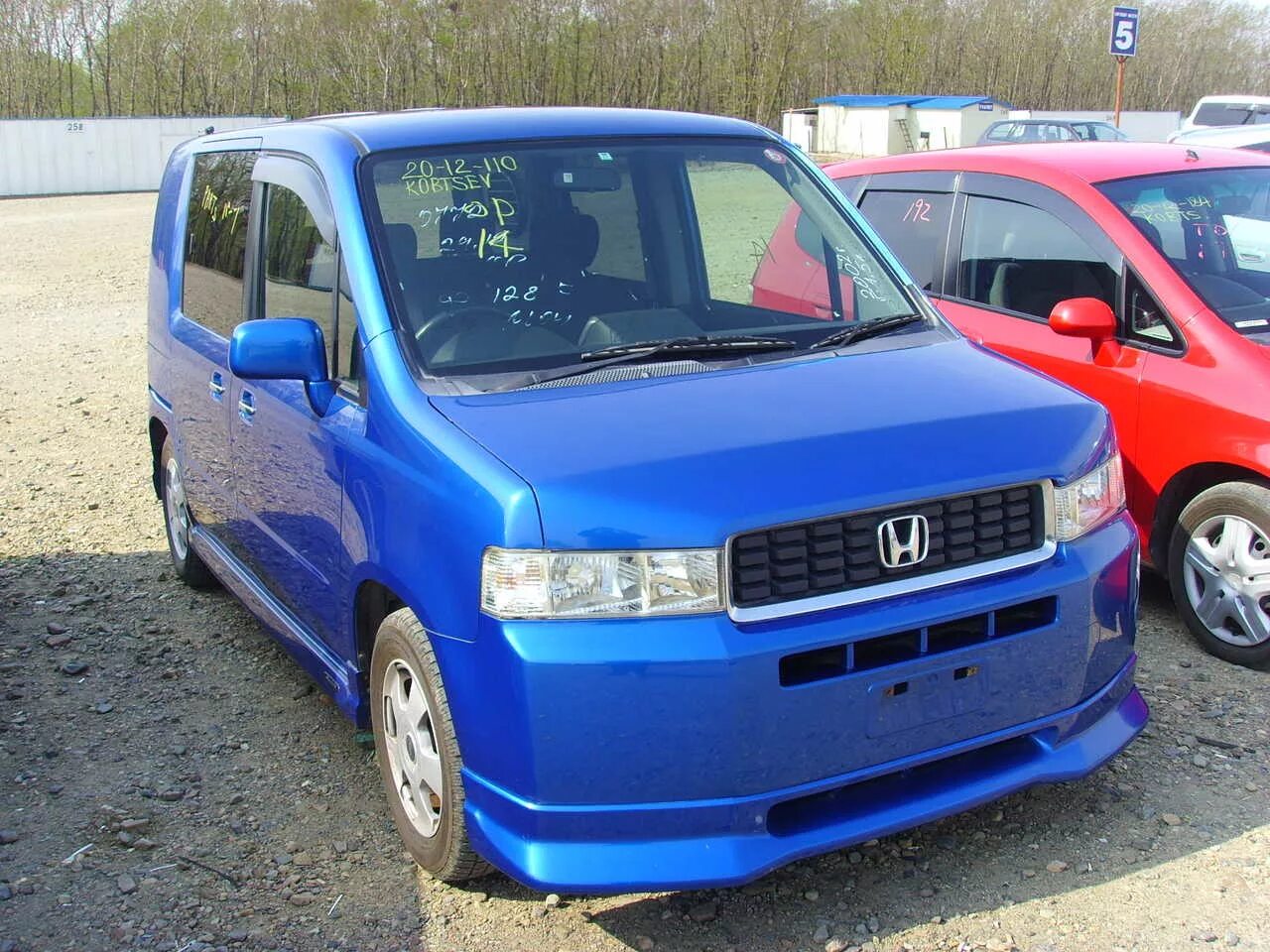 Куплю хонду улан удэ. Honda Mobilio Spike 2002. Хонда Мобилио 2002. Honda Mobilio Spike. Хонда Мобилио 2003.