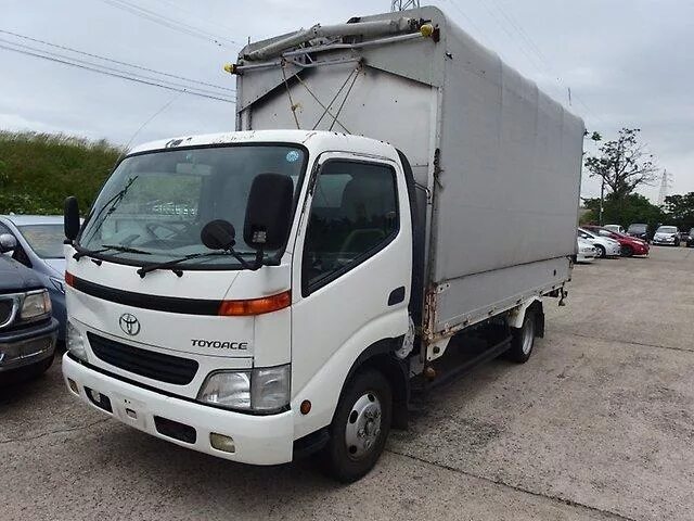 Дром тойота грузовик. Toyota Dyna 1999. Тойота Дюна XZU. Кабина Тойота Дюна. Toyota Dyna 2000 год.