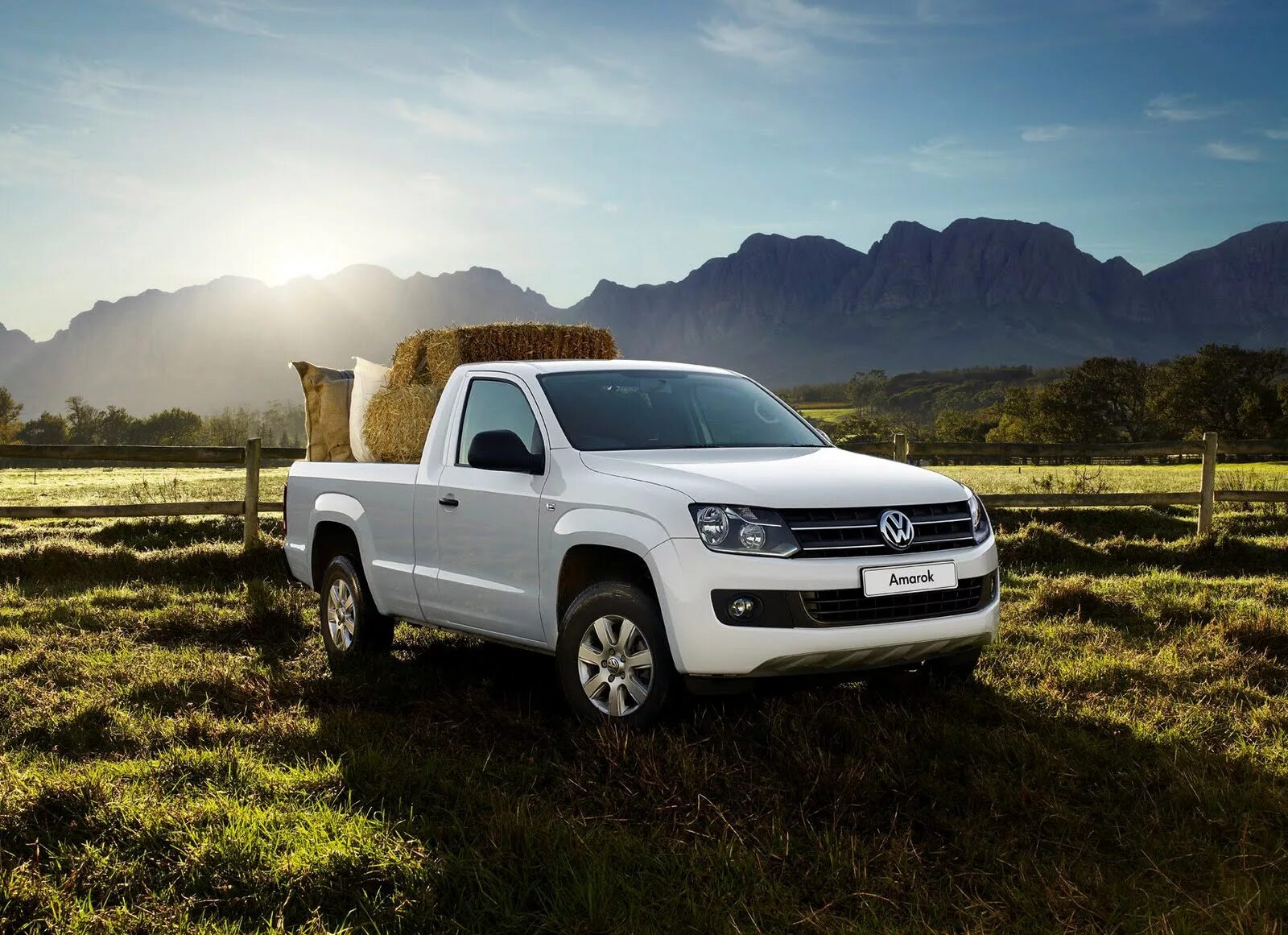 Volkswagen пикап. Фольксваген Амарок. Фольксваген Амарок сингл КЭБ. Volkswagen Amarok Single Cab 2013. Фольксваген Амарок 2011.