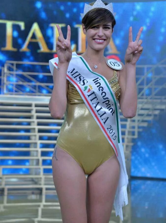 Miss finish. Аличе Сабатини. Alice Sabatini Miss Italia. Аличе Сабатини горячие. Мисс Италия 2015.