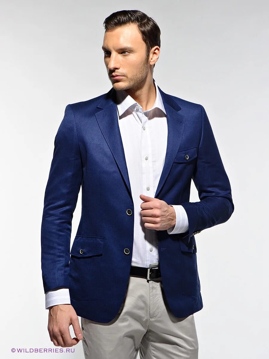 синий костюм с розовой рубашкой. синий пиджак мужской. костюм мужской. синий пиджак с белой футболкой. тёмно синий костюм.