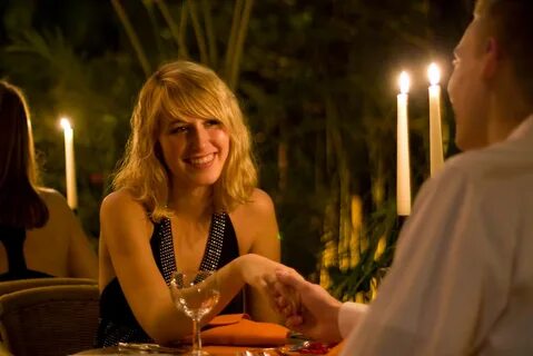 The girl dinner when the lights