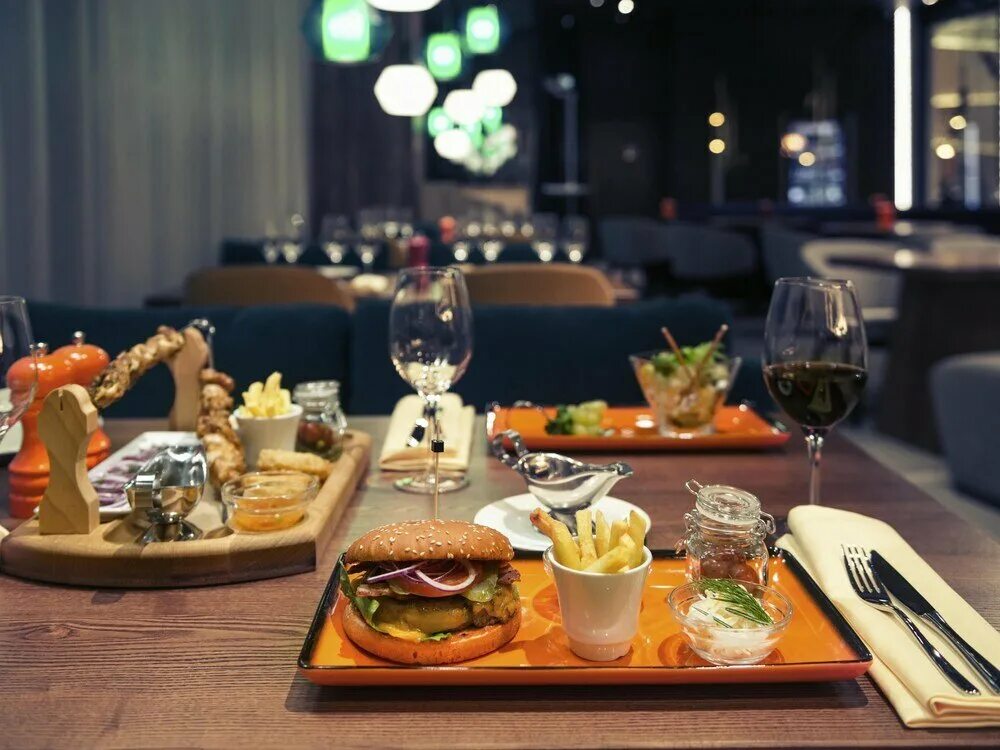 Варадеро ресторан trattoria venecia (в отеле solymar). Белый медведь шато саранск. Hudson bar kitchen саранск меню. Кафе саранск центр. Розмарин саранск интерьер.