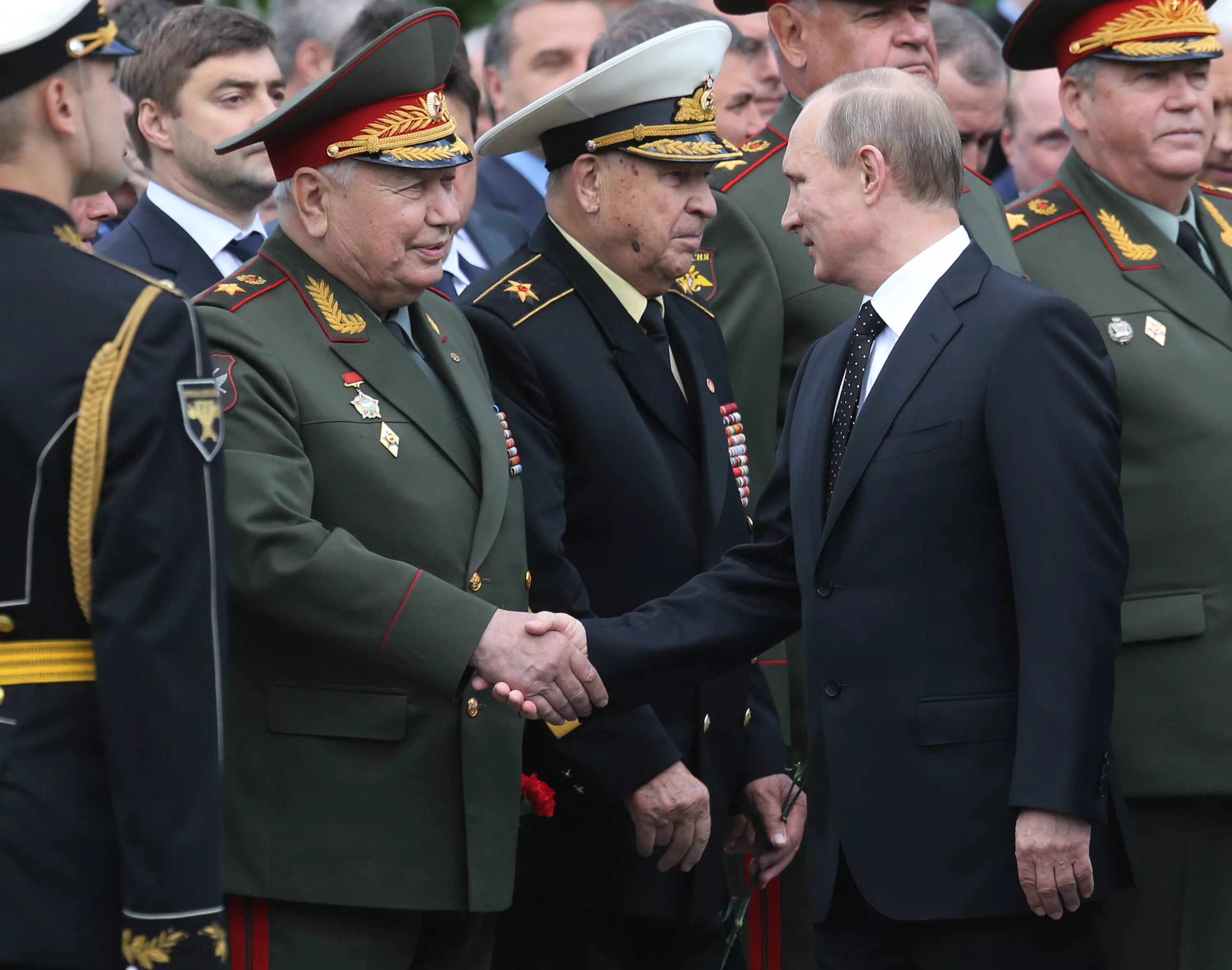 День ветеранов вооруженных сил в 2024 году. Ветеран вс. День ветерана вооруженных сил картинки. День ветеранов вооруженных сил открытки. Московский дом ветеранов войн и вооруженных сил.