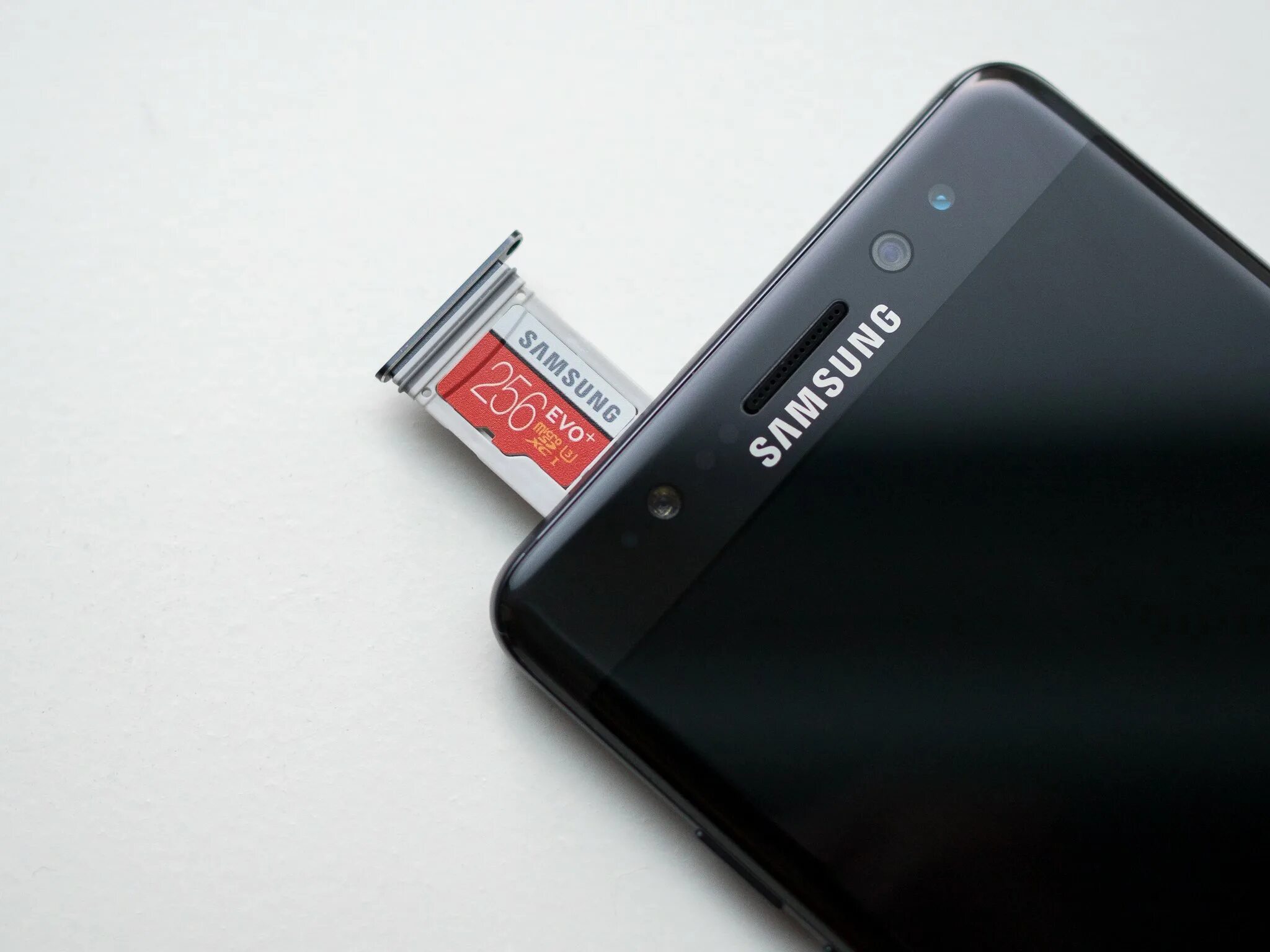 SD слот. Как вставить флешку в телефон. Samsung Tablet SD Card Slot. Samsung а 032 слот.