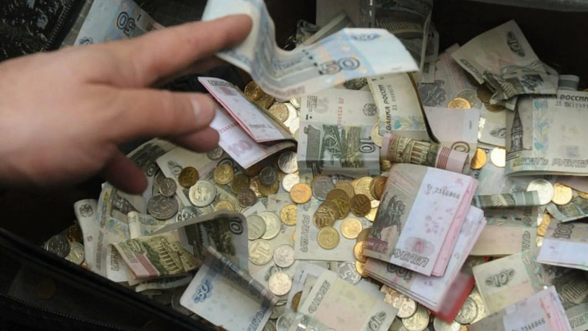 Сбор средств краудфандинг. Рубашка из купюры. Сборы денег. Как сделать собрать деньги. Коробочка для сбора денег.