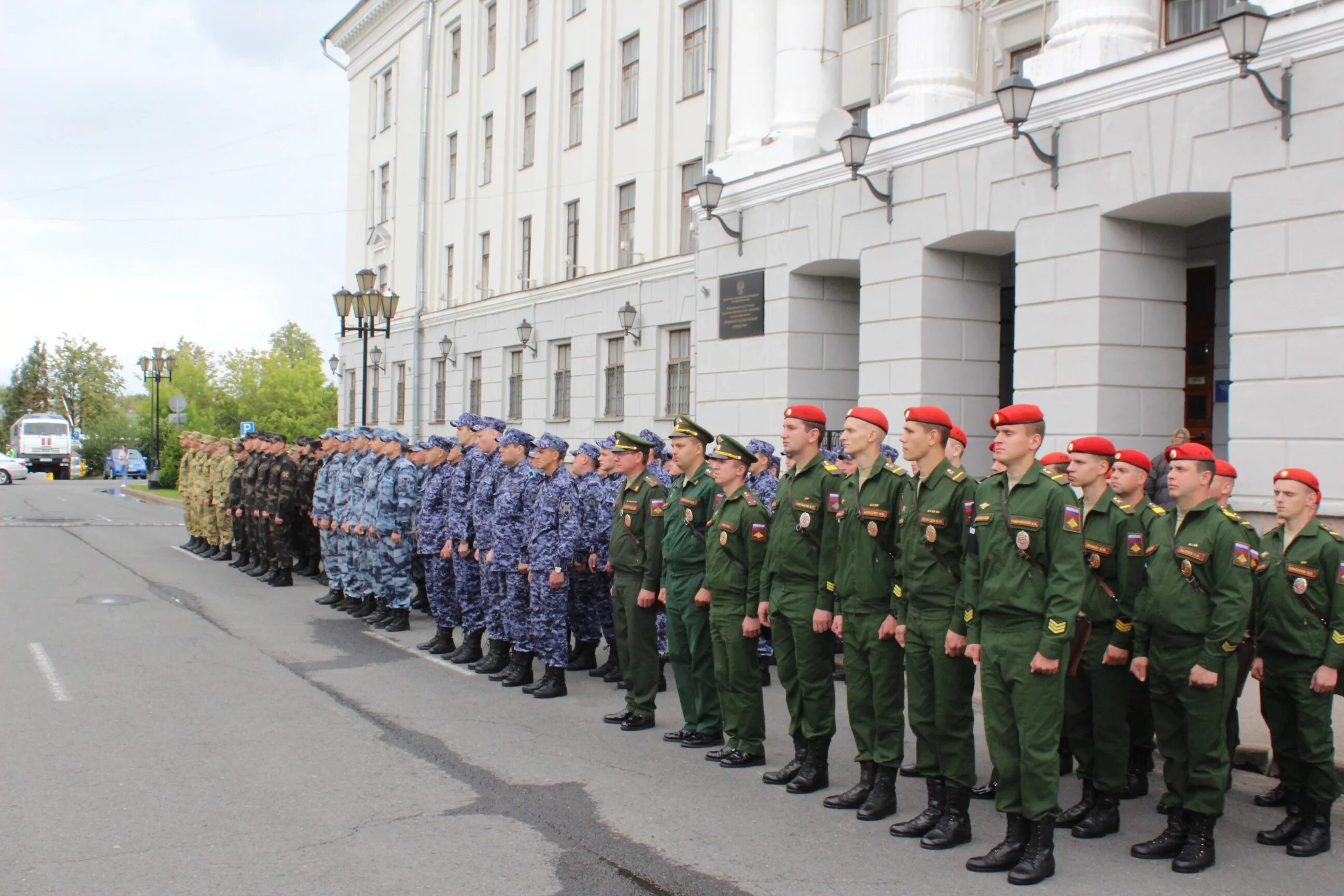 Гарнизонная служба это. Гарнизонный наряд. Гарнизонная служба. Гарнизонная Военная полиция. Гарнизонный караул.