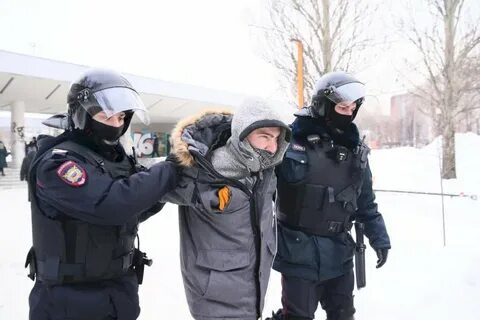 Омон получает