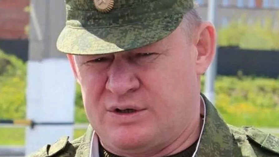 Генерал ВДВ Сердюков. Теплинский генерал ВДВ. Руководит военной операцией