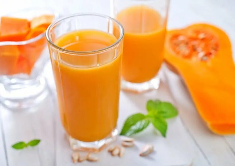 Апельсин повышает сахар. Тыквенный сок. Морковно тыквенный сок на зиму. Тыквенный сок в стакане. Тыква сок.