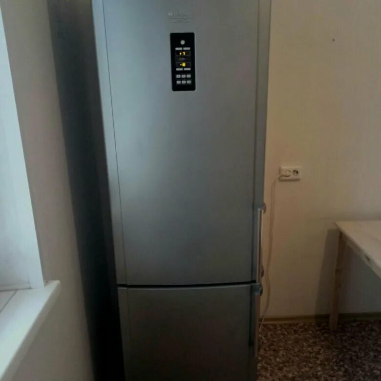 Hotpoint ariston nus 5015. Холодильник хот Пойнт Аристон. Хот Пойнт Аристон холодильник 205 см. Холодильник ход point Аристон. Четырехдверный холодильник хот Пойнт Аристон.