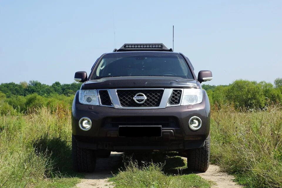 Ниссан патфайндер купить бу авито. Ниссан Патфайндер р51. Патфайндер 2. Nissan Pathfinder 2023. Дополнительный свет Nissan Pathfinder.