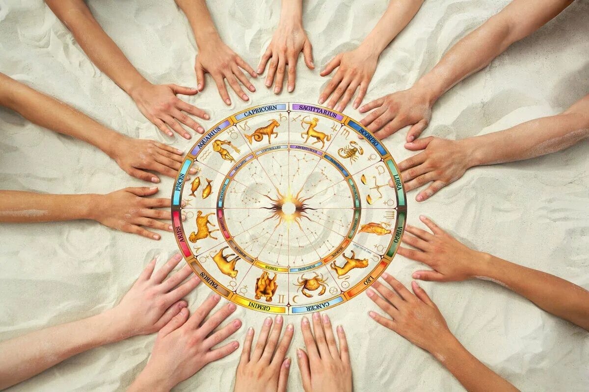 социализация молодежи. объединение людей в круге. круг интересных людей. узкий круг людей. отношения с коллегами.