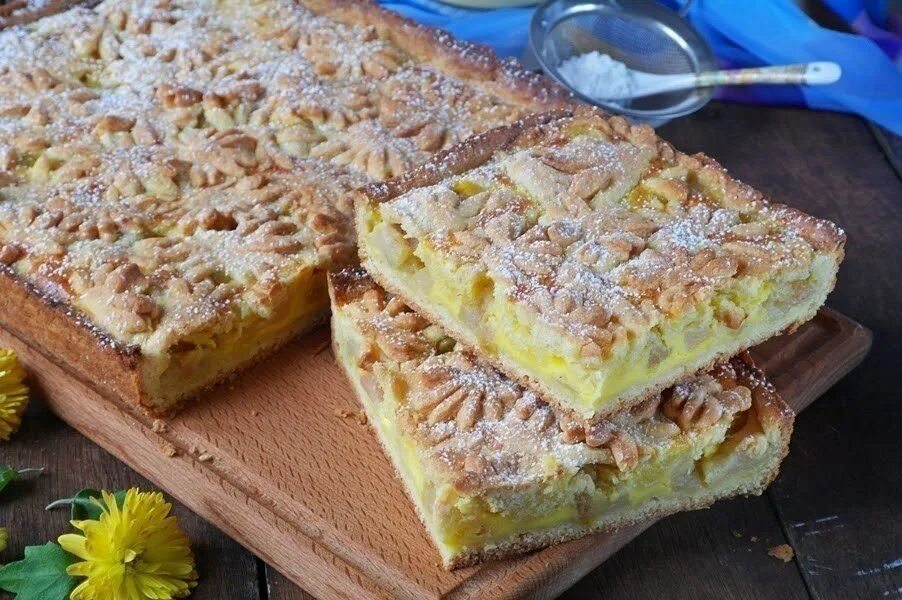 песочный яблочный пирог. открытый песочный. украшение песочного пирога. пирог с клубникой. открытый песочный.