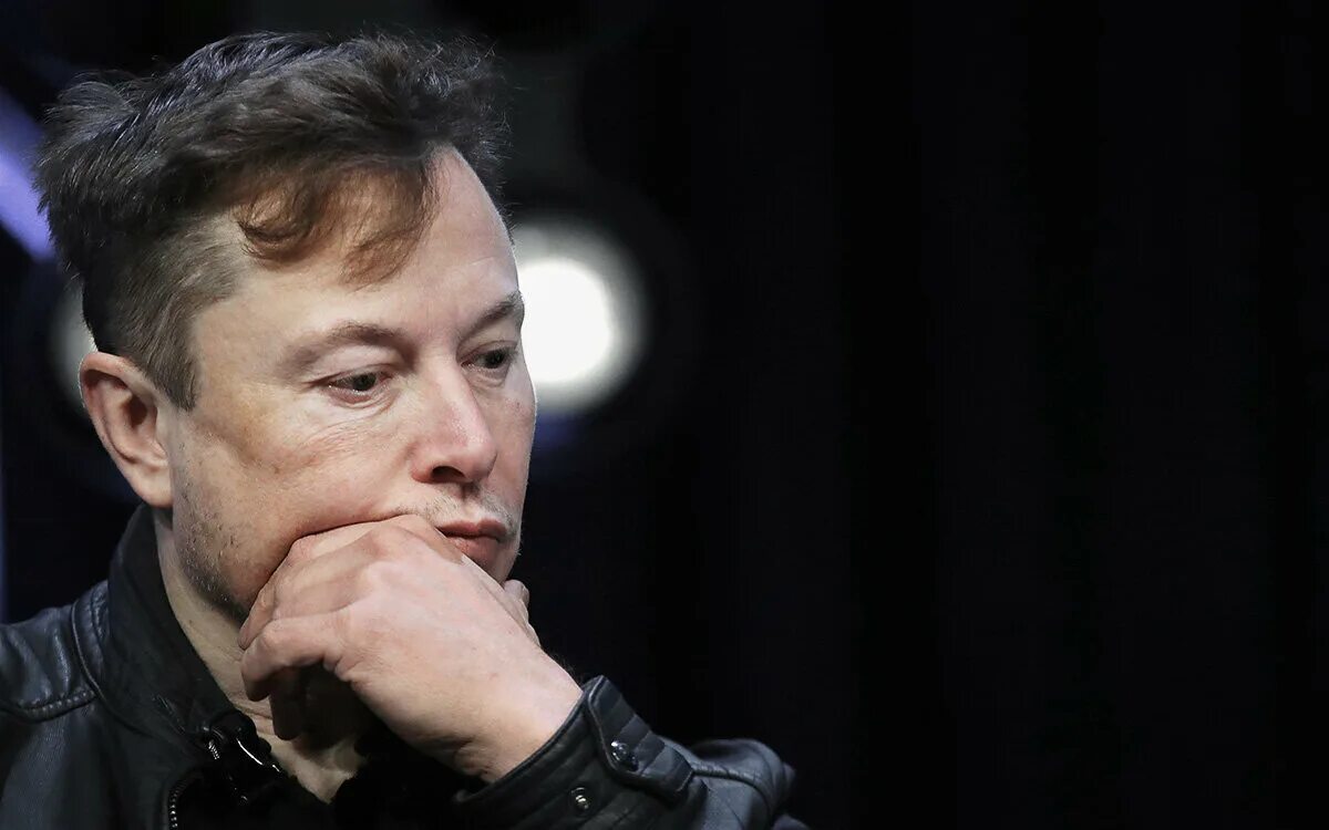 Илон макс последнее. Илон маск. илон маск грустит. илон маск грустный. elon musk thinking.
