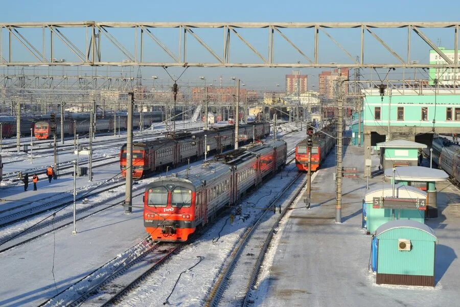 Есть ли поезд новосибирск. Станция Сеятель Новосибирск. Поезд Новосибирск. Железная дорога Новосибирск. Новосибирский поезд.