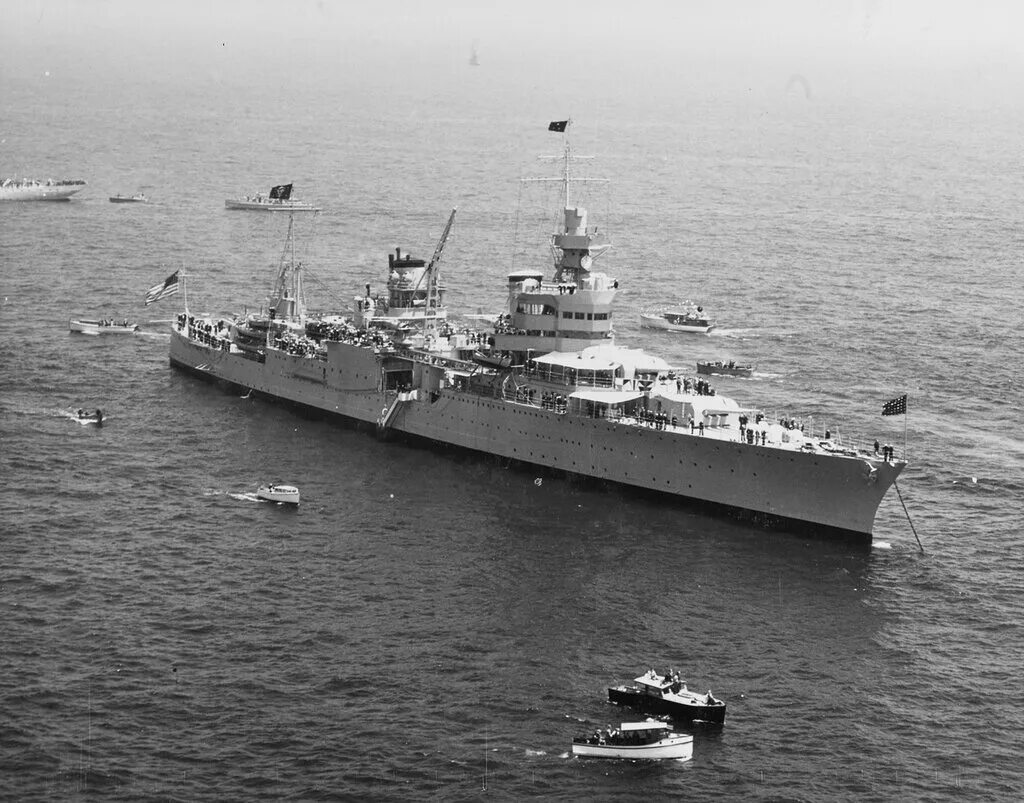Индианаполис крейсер крушение. Uss indianapolis крейсер. Тяжелый крейсер индианаполис. Uss indianapolis крейсер. Корабль индианаполис 1945.