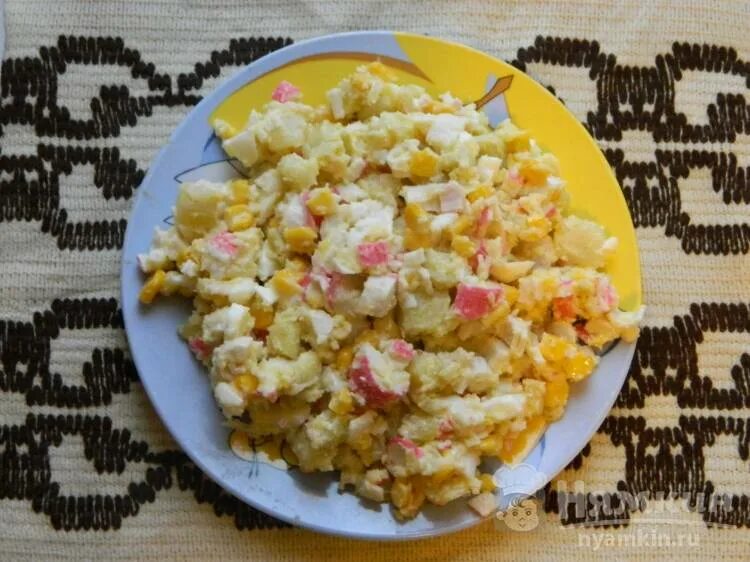 Картошка с крабовыми палочками на сковороде. Картошка с крабовыми палочками на сковороде
