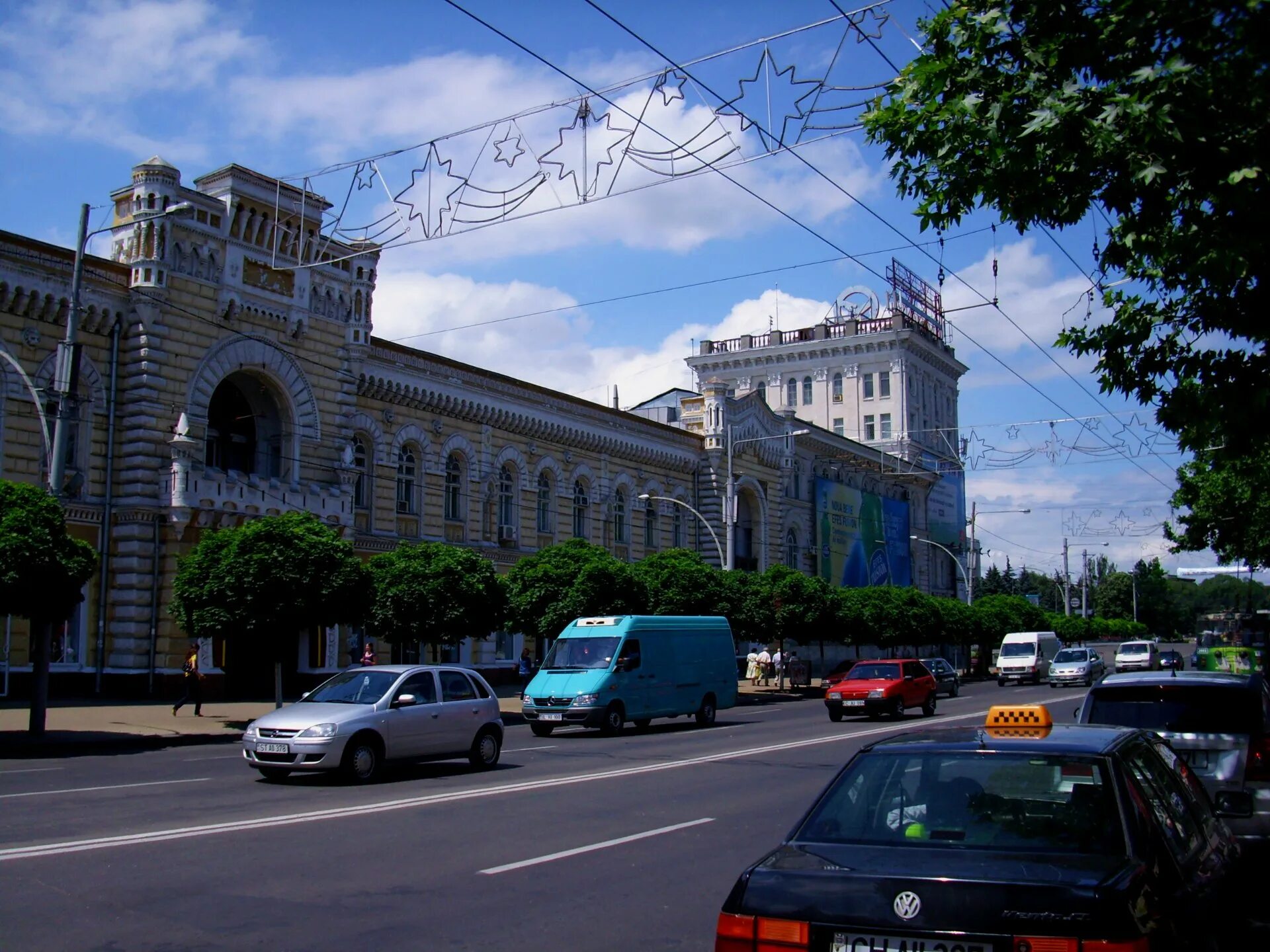 Транспорт кишинева. Молдова Кишинев. Молдавия столица. Молдавия столица Кишинев. Ворота Кишинева.