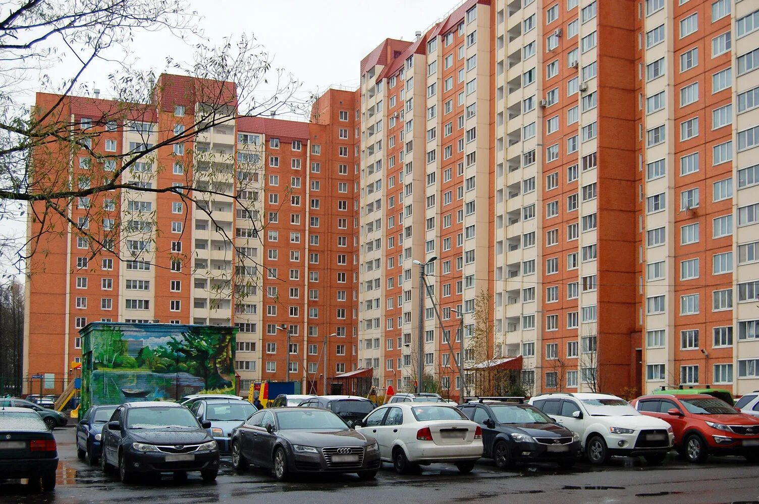 Циан недвижимость санкт-петербург красносельский район. Ветеранов 169 жк солнечный город. Российская квартира. Жилой комплекс солнечный город санкт-петербург красносельский район. Однокомнатная в питере.