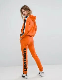 Оранжевый костюм