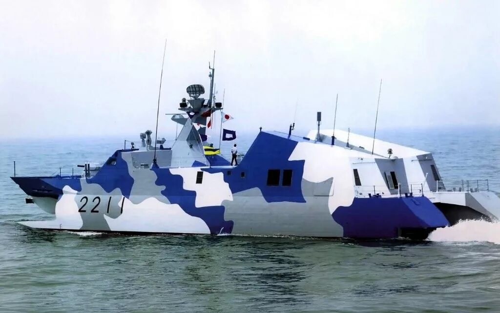 Ослепляющий камуфляж кораблей. Корабельный камуфляж. Sea shepherd стив ирвин. Современный камуфляж кораблей. Окраска военных кораблей.