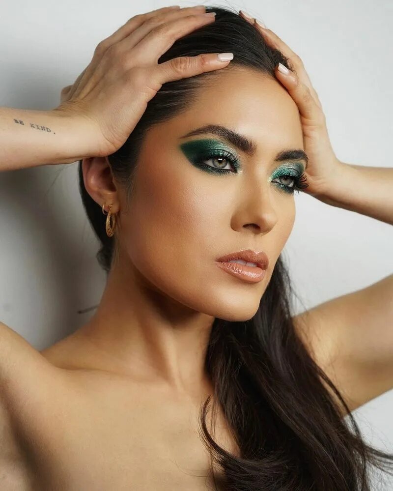 Make up 2025