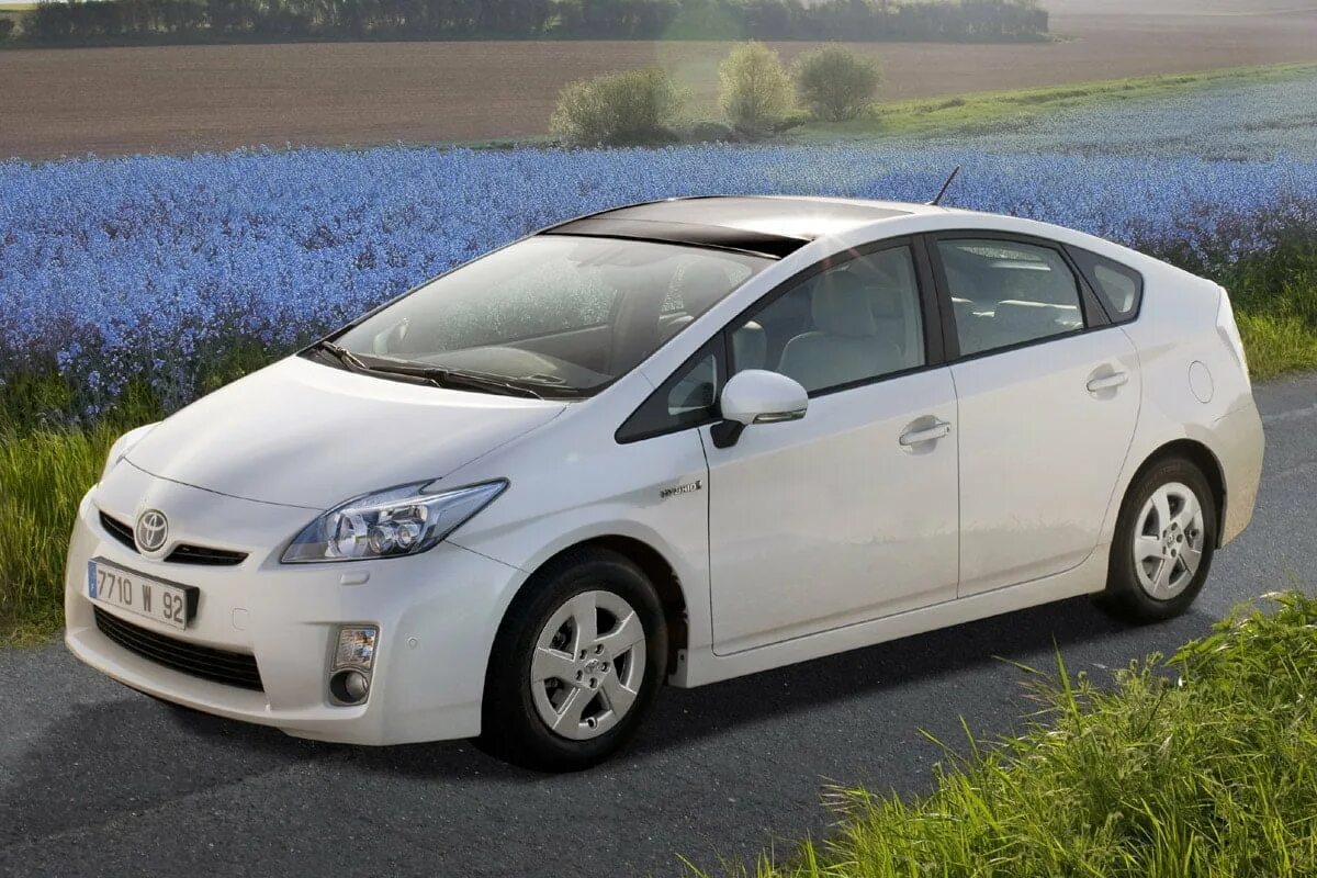 Toyota Prius 1.8. Toyota Prius xw30. Тойота Приус 30 кузов. Toyota Prius 2009. Тойота праворукая купить