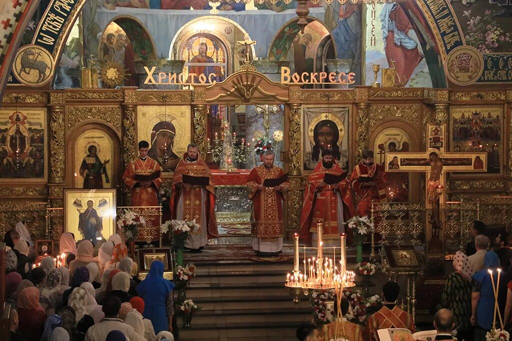 Город шахты собор. Служба в соборе шахты. Служба в соборе шахты. Собор покрова пресвятой богородицы (шахты). Шахты храм покрова пресвятой богородицы.