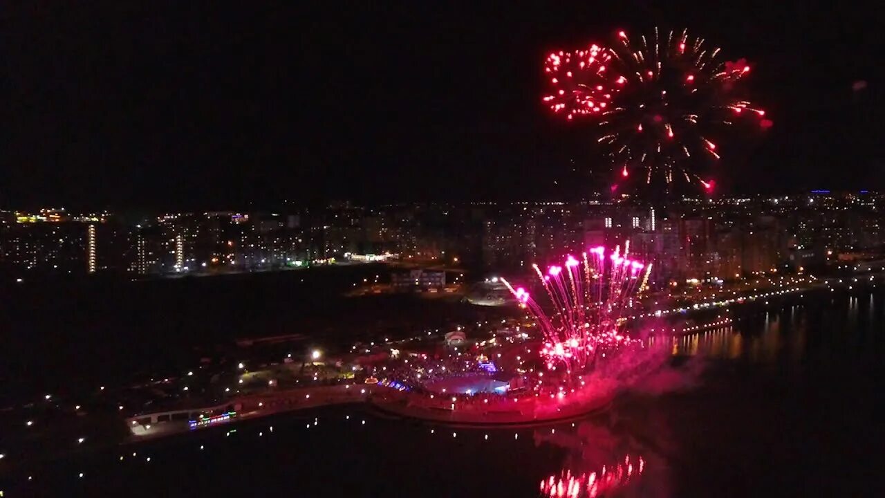 Салют новомосковск. Салют на набережной пензы. Салют спутник пенза. Пенза день города 2024. Салют пенза.