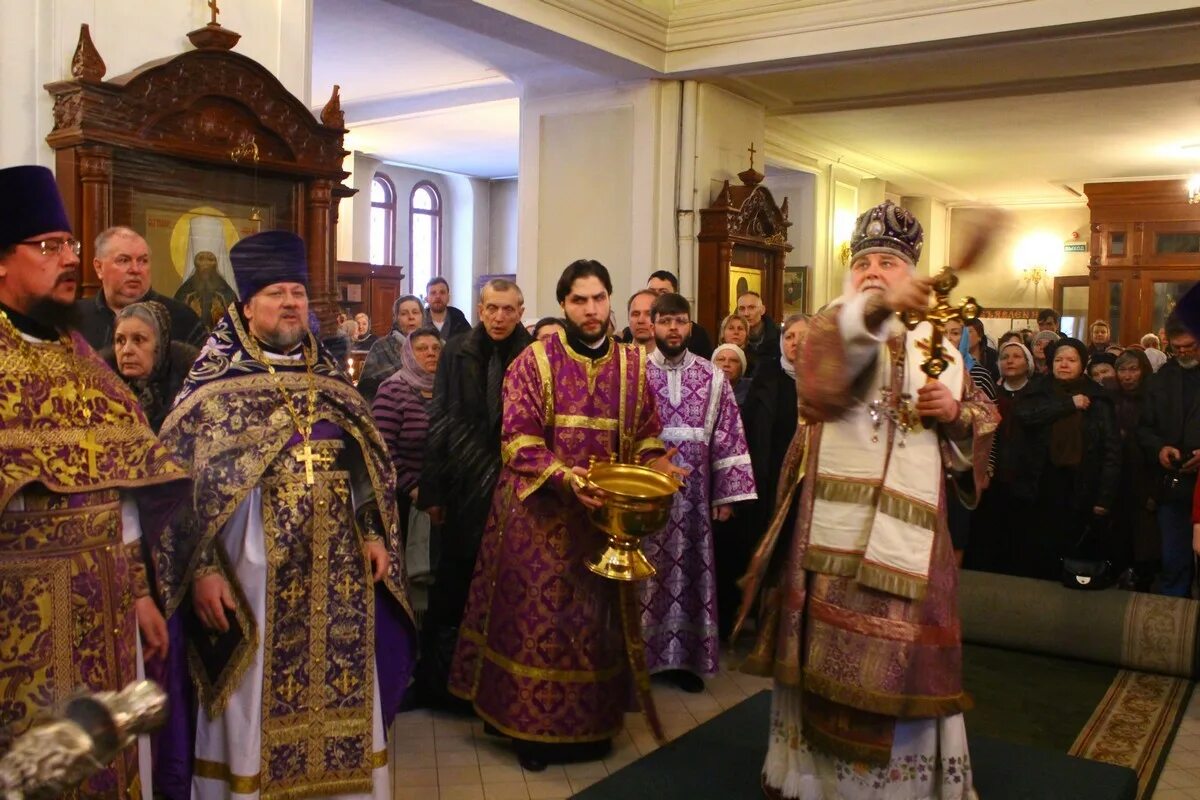 Расписание служб в храме живоначальной троицы в свиблово. Церковь красное село расписание. Церковь красное село расписание. График богослужений в храме. Церковь красное село расписание.